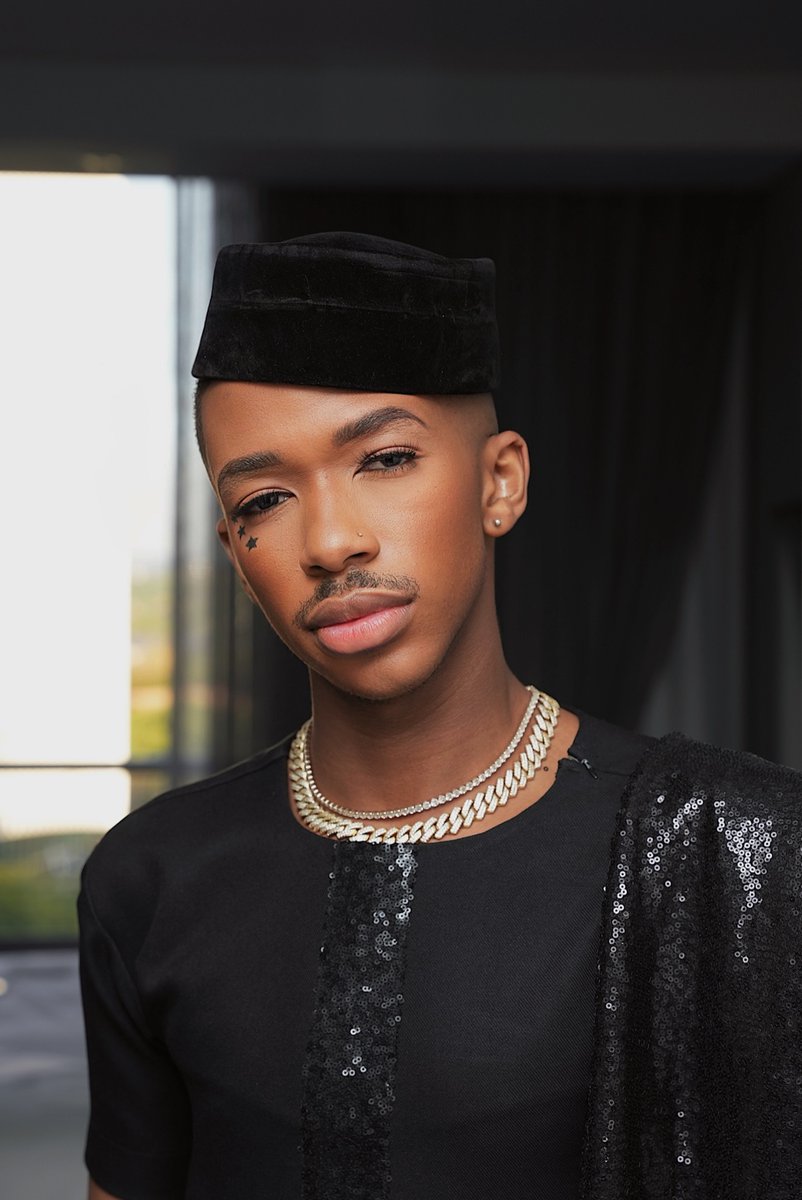 lasizwe's tweet image. Let’s go to meet the housewives of Lagos #RHOLagos