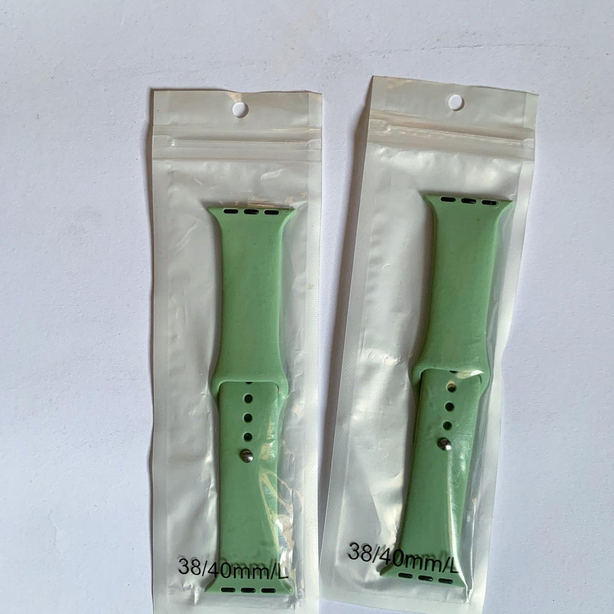 icellhub_gh's tweet photo. Brand New Apple Silicone Straps for Sizes 38mm,40mm and 41mm.
Price :: GHC 50.
DM/Call / WhatsApp :: 0555551816
Kindly retweet or refer. Thank you.
#icellhub_gh #apple #accra #ghana #blacko #blacksherrif #applestraps #siliconestraps https://t.co/4KNHVzN1xR