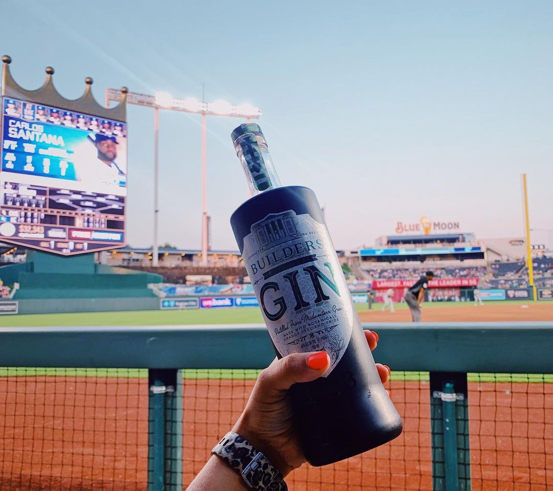 BreakthruMO's tweet photo. We're #FeelingRestless waiting for the Kansas City Royals' Opening Day to start! 🍸👑💙
@restlessduffy
#BornRoyal #BuildersGin #KauffmanStadium #CraftSpirits #Gin #GinAndTonic https://t.co/ApUYwSj6zB