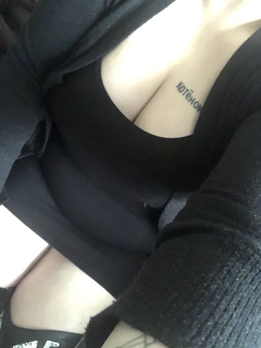 Boob 🥸 https://t.co/tMUXu95gvo<a href="/tag/bdsm"class="tags"><span>#bdsm</span></a><a href="/tag/findom"class="tags"><span>#findom</span></a><a href="/tag/findomworship"class="tags"><span>#findomworship</span></a><a href="/tag/bdsmlifstyle"class="tags"><span>#bdsmlifstyle</span></a>