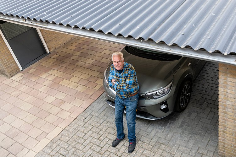 Steeds meer inwoners in gemeente Oss laten hun asbestdak vervangen. Daarmee kiezen zij voor een gezond dak. Wil jij dat ook? Asbestdaken tot 35m2 kun je zelf verwijderen. 

Meer weten? 👇
bit.ly/3NNkg4S