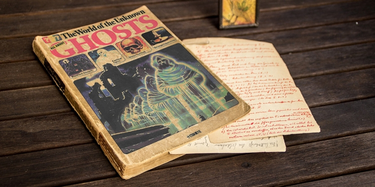 hauntedmagazine's tweet photo. QUESTION OF THE DAY:
What first got you into the paranormal? {a book, an experience, a TV show, a location, something else}.

For me it was the @Usborne books &amp; others alike. I loved Haunted Britain &amp; Ghost Story compilations. All these blew my mind as a kid.

Please do tell. https://t.co/Nr7GTAtRqA