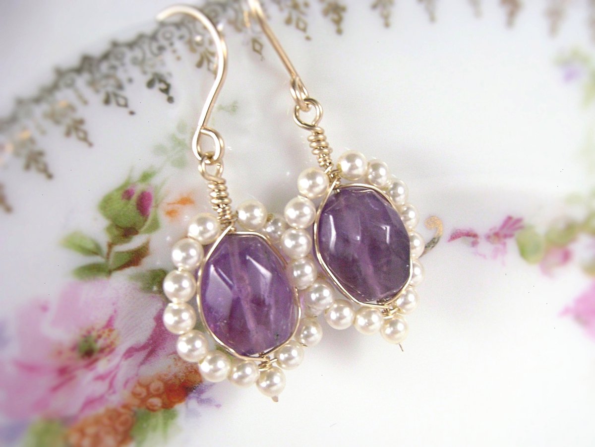 Save on #MothersDayGifts like these beautiful #Purple #AmethystEarrings #WireWrapped with ivory pearls.
#MariesGems #EtsySale #EtsyGifts #MothersDay #GiftsforMom #ListMyEtsy #FebruaryBirthstone #14KGoldFilled #HandmadeJewelry #GenuineAmethyst 

etsy.com/listing/788148…
