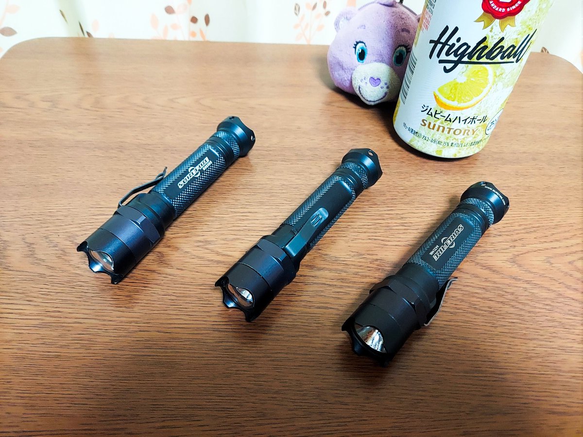 hg4eHPzmvVIEmWD's tweet photo. #FlashLightFriday #SUREFIRE #E2D #ExecutiveDefender #シュアファイア
L to R E2D ExecutiveDefender 1st(NoPat,3FratBody,PyrexDomeLens,MN03XenonBulb),2nd(SingleSideEngraving,2RoundBody,PyrexDomeLens,MN03XenonBulb),3rd(3RoundBody,PyrexFlatLens,MN03XenonBulb) https://t.co/P0VBi02Els