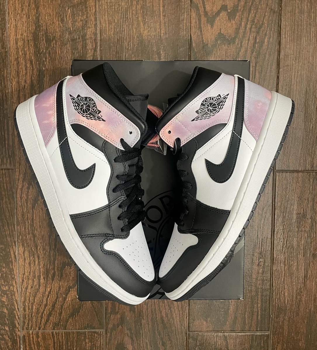 Senoma_'s tweet photo. @SOLELINKS Got a 9.5m if anyone needs, for retail 🤣🤝 https://t.co/DrGtqFi5g5