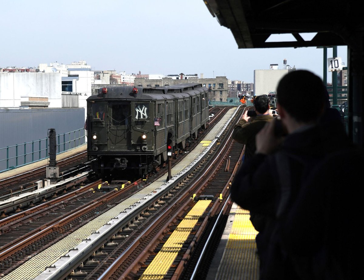 NYTransitMuseum's tweet image. Joining us for tomorrow's Nostalgia Ride? We have exciting news! To accommodate more railfans, a configuration of 6 IRT SMEE cars from the #TrainOfManyColors will arrive immediately following the Lo-V Nostalgia Train, operating between Grand Central and Yankee Stadium on Friday.
