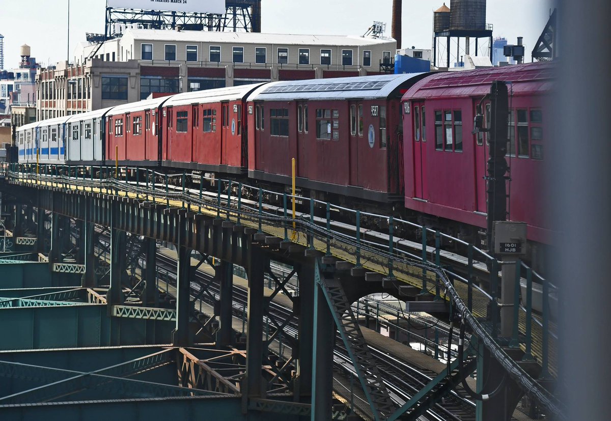 NYTransitMuseum's tweet image. Joining us for tomorrow's Nostalgia Ride? We have exciting news! To accommodate more railfans, a configuration of 6 IRT SMEE cars from the #TrainOfManyColors will arrive immediately following the Lo-V Nostalgia Train, operating between Grand Central and Yankee Stadium on Friday.