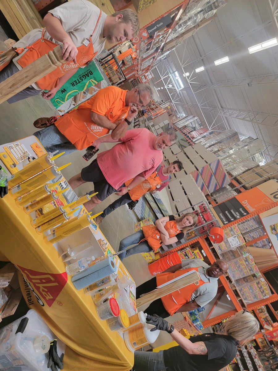 ShannonG386's tweet photo. A few more pictures from today’s #Sika demonstrations at #HomeDepot 1324 in Saint Johns FL. #Demos #SikaProSect #FixItOnce #concrete #Sealants #Adhesives #Pro https://t.co/9iuKZsoWTu