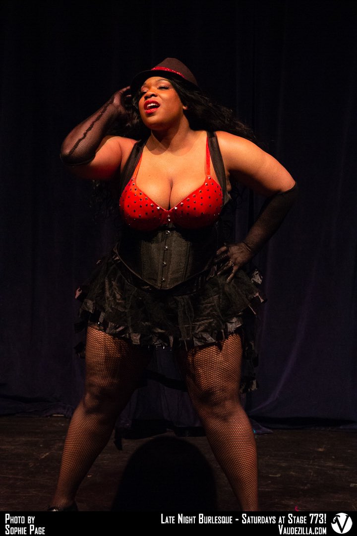 Lisa_Fielding's tweet photo. This week on #BackstageChicago an inside look at the world of Burlesque in #Chicago! Part dance, part comedy, part strip tease. How these performers are promoting body positivity! https://t.co/7ZnTlXZpfc https://t.co/FrWO7WSIBt