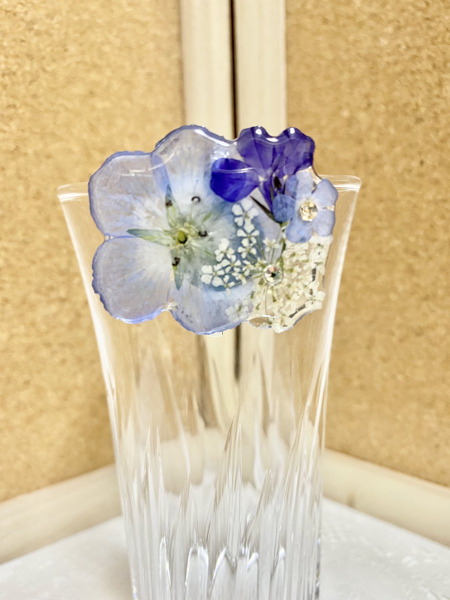 samokitisamon's tweet photo. いっぱい作りすぎるポニーフック
#ハンドメイド
#レジン
#押し花
#ポニーフック https://t.co/IhPiRsc7CU