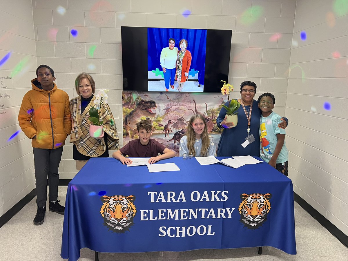 TaraOaks_ES's tweet photo. Happy #NationalAssistantPrincipalsWeek to the best, Ms. Scharf and Ms. Dennis! We are so thankful to have them at Tara Oaks and enjoyed honoring them LIVE on TNN this morning. 💙♥️ https://t.co/SIeGg3t1zj