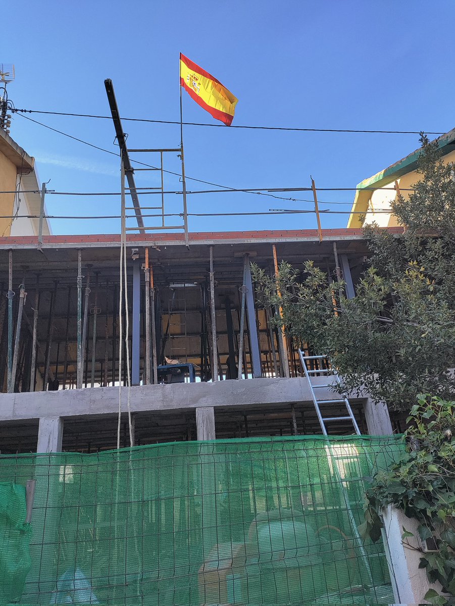 fucktores's tweet photo. Han empezado la casa por la bandera yo flipo https://t.co/e2AGrdDeWB