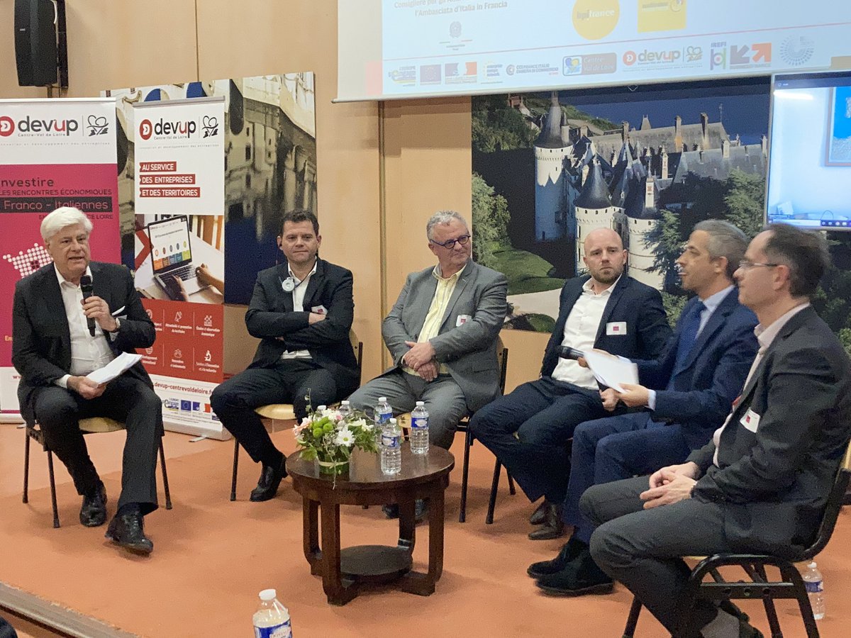 3e édition d’Investire, les rencontres économiques franco-italiennes en #CentreValdeLoire. + de 50 participants français &amp; italiens sont réunis à Chaumont s/Loire pour discuter du développement économique entre la région et l’#Italie. #attractivité #investissement <a href="/RCValdeLoire/">Région Centre-Val de Loire</a>