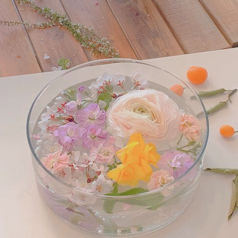 seokuva's tweet photo. flower water 💐🥤 https://t.co/KQpN4VfXDv