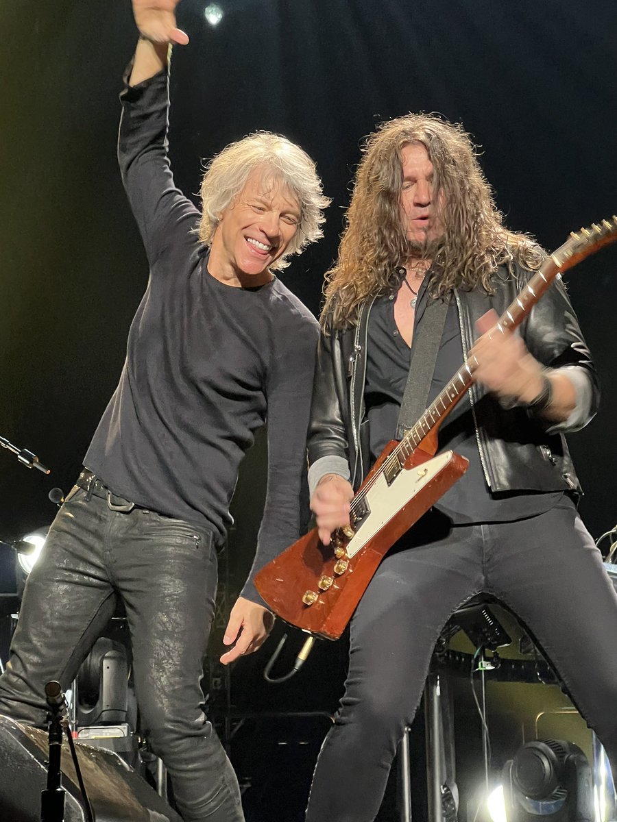 BeccaLanday's tweet photo. Love this shot I got of @jonbonjovi and @TheRealPhilX at the @FiservForum on Tuesday night.  #BonJovi2022Tour https://t.co/isXpy1c7IK