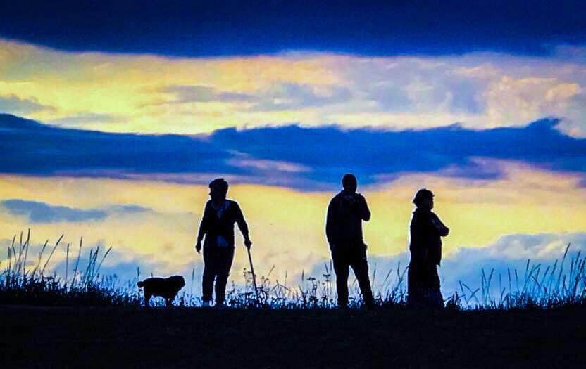 Gordon Bain (@gordiebain) on Twitter photo A family heading home at the head of the day ! Nairn at dusk . From the favourite range ! 馃槀 <a href="/VisitScotland/">VisitScotland</a> <a href="/BBCScotlandNews/">BBC Scotland News</a> <a href="/nairnbookshop/">Nairn Bookshop</a> <a href="/NairnScotland/">Nairn Scotland</a> <a href="/visitnairn/">VisitNairn</a> A family heading home at the head of the day ! Nairn at dusk . From the favourite range ! 馃槀 <a href="/VisitScotland/">VisitScotland</a> <a href="/BBCScotlandNews/">BBC Scotland News</a> <a href="/nairnbookshop/">Nairn Bookshop</a> <a href="/NairnScotland/">Nairn Scotland</a> <a href="/visitnairn/">VisitNairn</a>