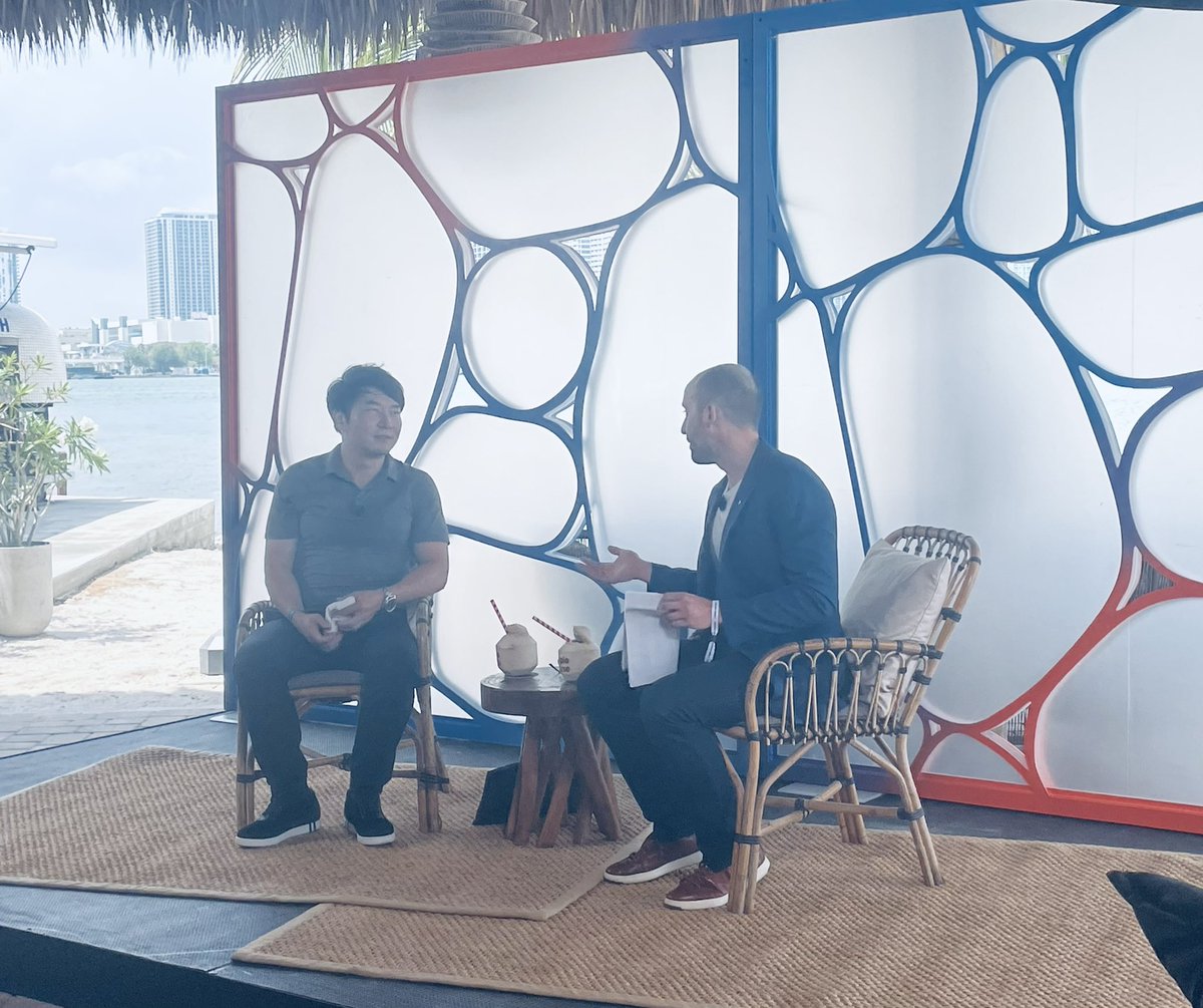 ChenniXu's tweet photo. In conversation NOW 👀 @Ripple House: Our PMM @evan_piwowarski speaking to Founder @james3sun of @mintnftofficial on the #NFT journey, IP protection, and onboarding creators and customers alike on the #blockchain #XRPL #NFTartists #NFTcommunity https://t.co/nogikfEtr9