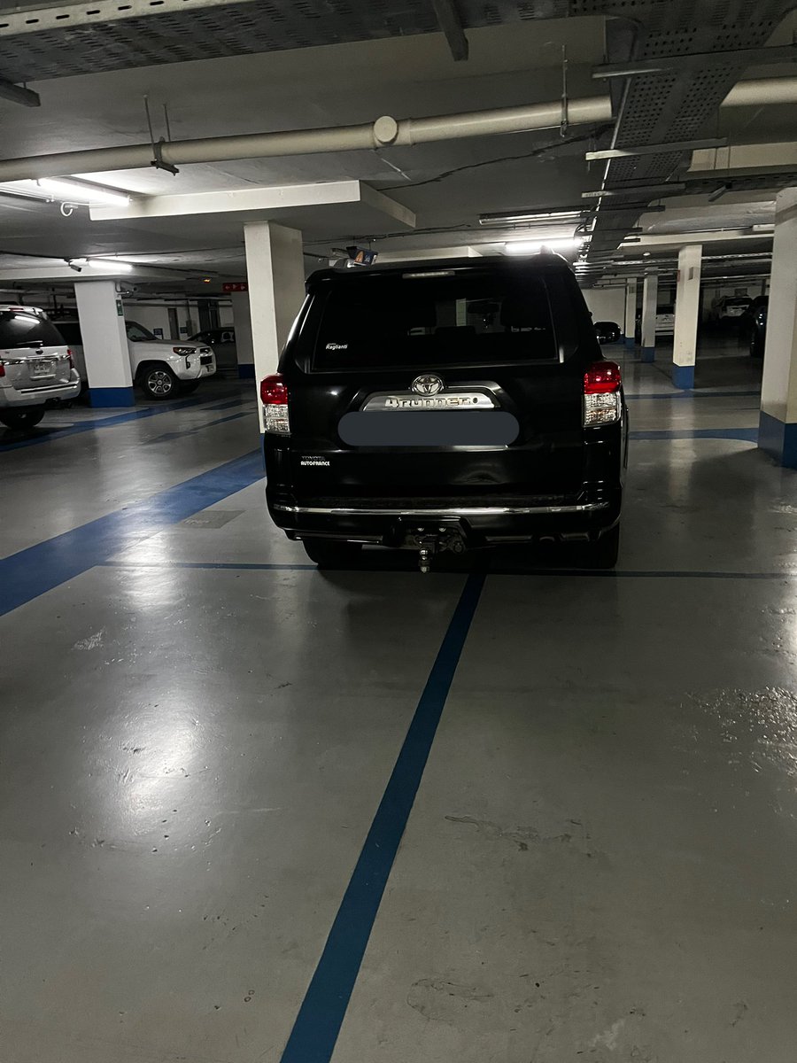 farfie's tweet photo. Cuando no sólo se carece de sentido del espacio… 😤
Le cobraría x4 https://t.co/8iEXoNe2Uo