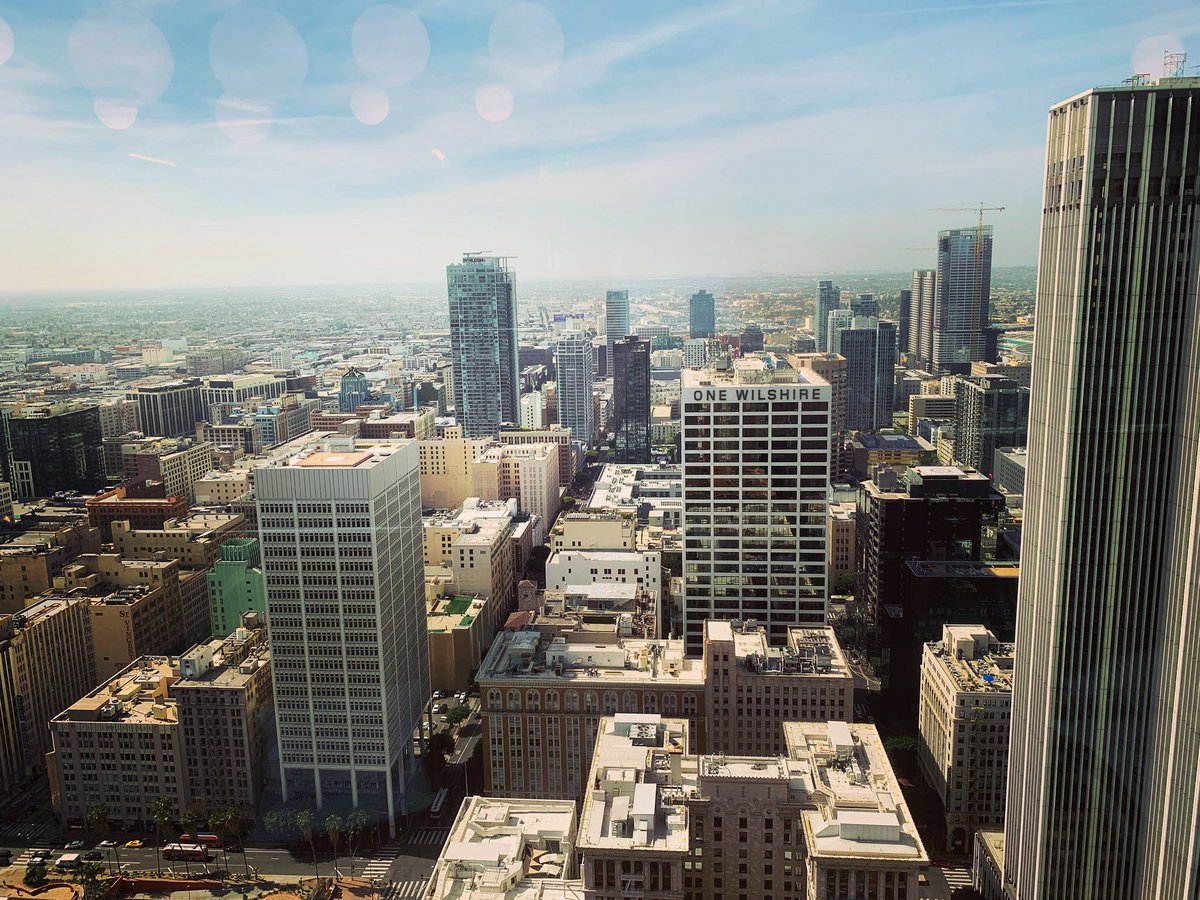 LAWalkingTours's tweet photo. After joining us on the ground, don’t miss out on the opportunity to enjoy a rooftop bar in LA where you can enjoy 100 years of LA city architecture with a beautiful birds eye view!
#LAWalkingTours #latours #discoverLA #exploreLA #experienceLA #TourLA #dtla #cityviews #cityscape https://t.co/Ce8PpzCTF0