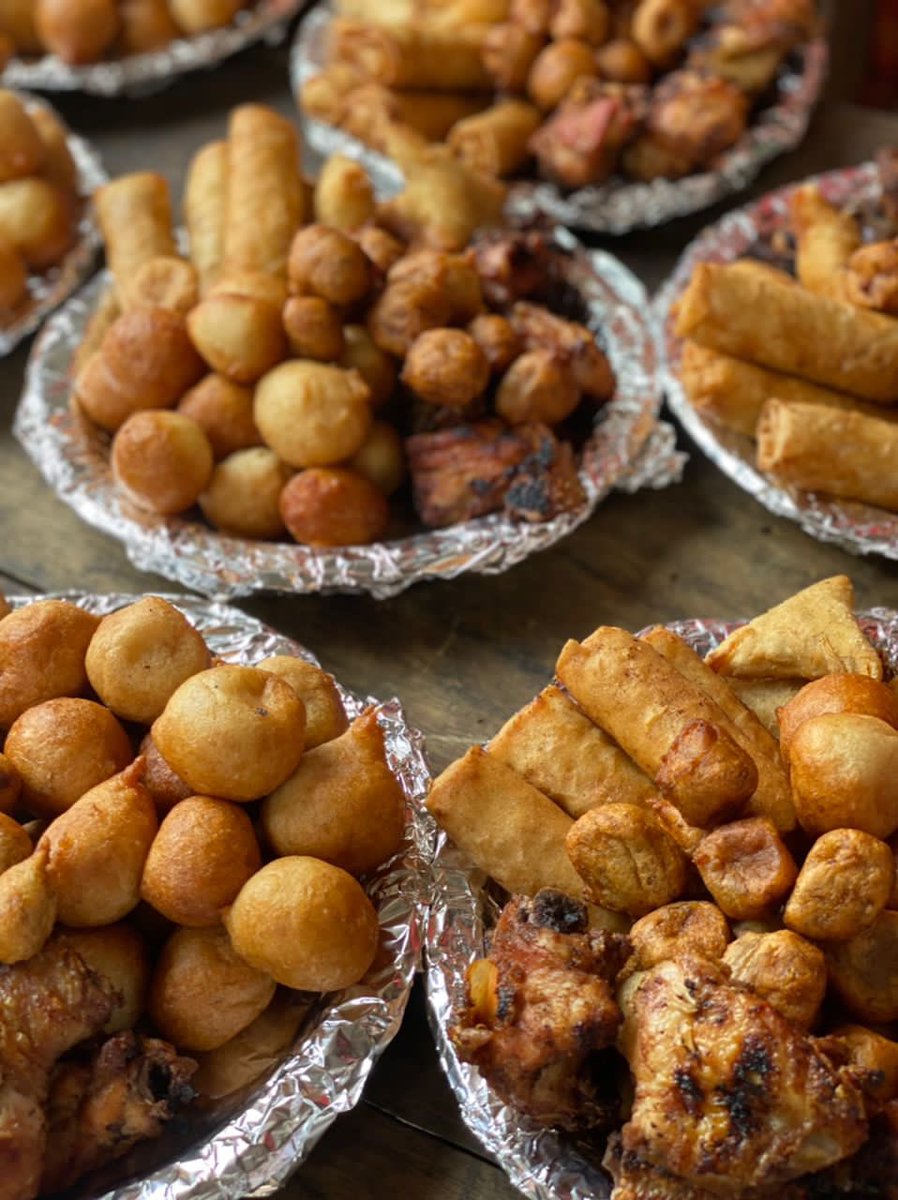 miss_she_du's tweet image. I think I’m a food influencer 🤔 

I mean I make the meanest small chops on these streets 😂😂

You sef see naaaaa🤩🤩🤩