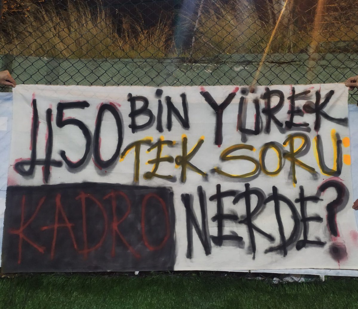 SeyhanIscileri's tweet photo. Belediye İşçilerini Kapsam Dışı Bırakıp Çürümüş Sendikaların Elinde Sefalete Mahkum Ettiniz. 
Teslim Olmuyoruz Olmayacağız... @csgbakanligi @vedatbilgn  #KadroİçinAlanlardayız https://t.co/xymCnrnpy5