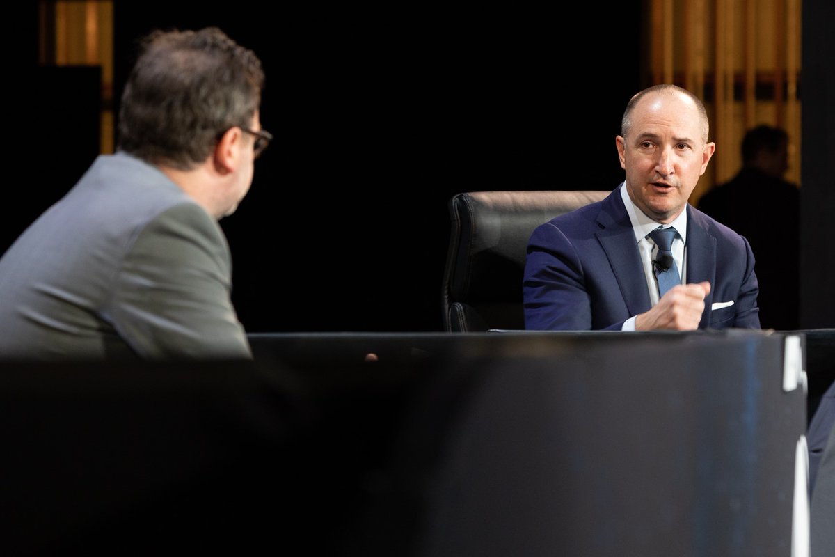 vantortech's tweet photo. Today at #SpaceSymposium Maxar Pres/CEO Dan Jablonsky talked to Bryan Bender on how capabilities Maxar has been using to support govt &amp; humanitarian agencies for decades have brought transparency to the situation in Ukraine &amp; awareness on how tech in space impacts lives on Earth. https://t.co/qXcDl78v88