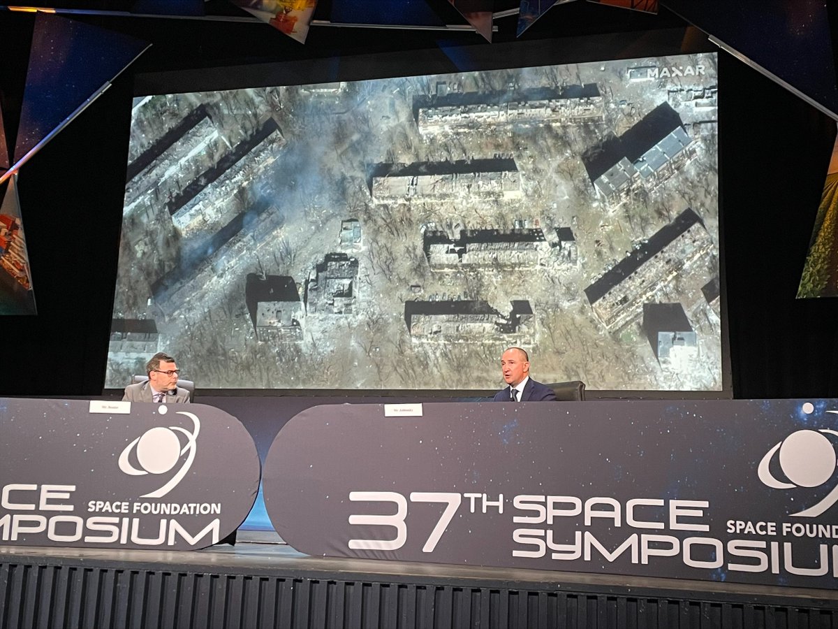vantortech's tweet photo. Today at #SpaceSymposium Maxar Pres/CEO Dan Jablonsky talked to Bryan Bender on how capabilities Maxar has been using to support govt &amp; humanitarian agencies for decades have brought transparency to the situation in Ukraine &amp; awareness on how tech in space impacts lives on Earth. https://t.co/qXcDl78v88