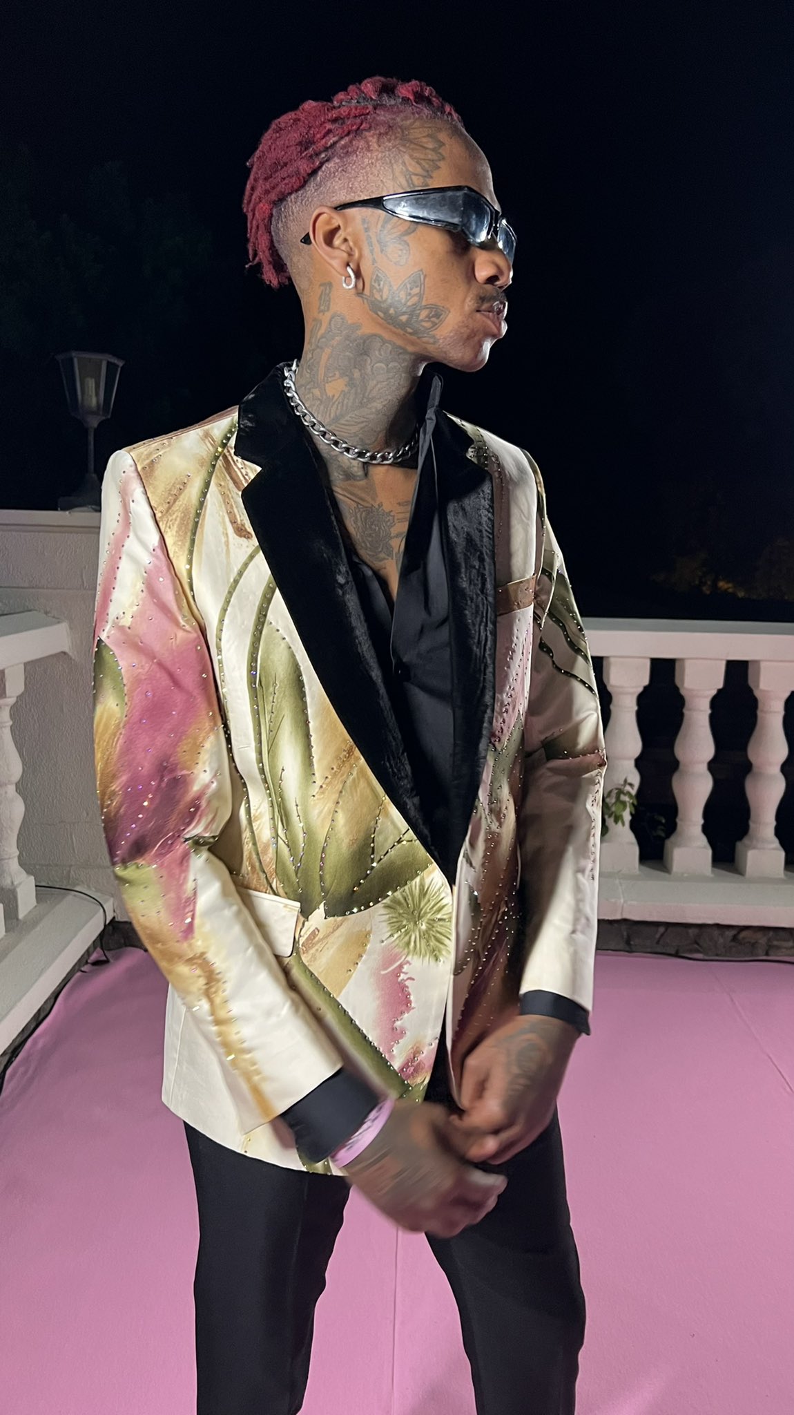 Traje gucci bad bunny precio sale