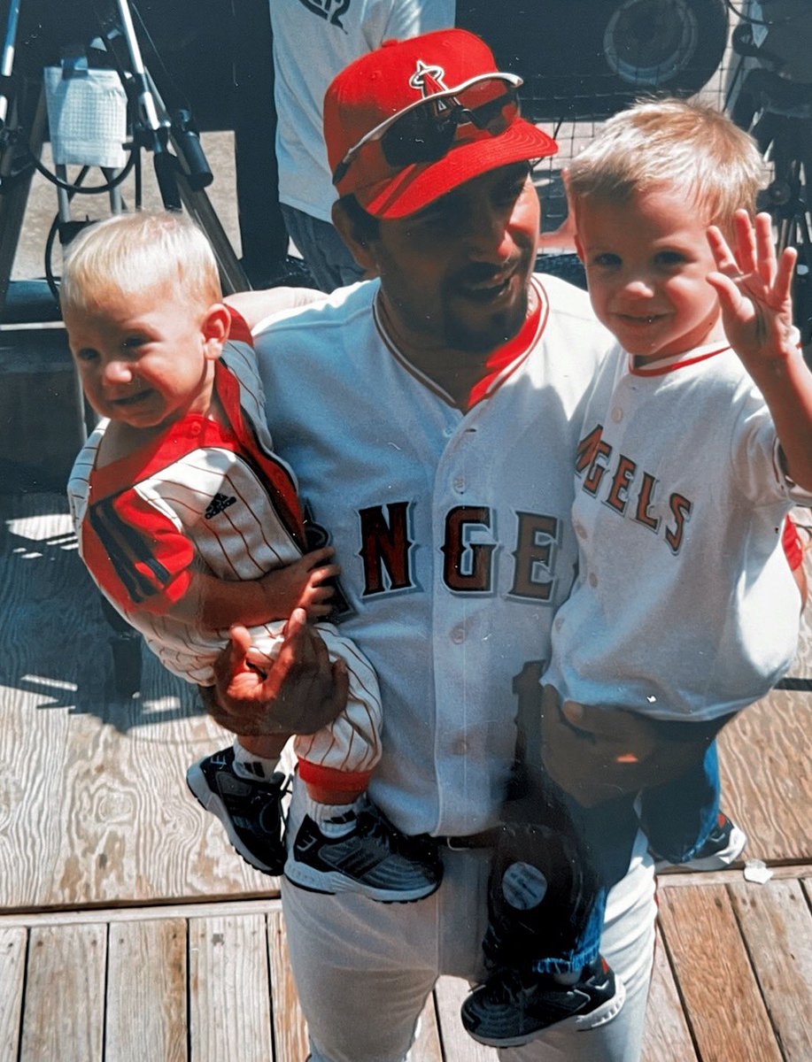 ⚾️Happy Opening Day to my favorite coach <a href="/Benji_Gil30/">Benjamín Gil</a> &amp; the  <a href="/Angels/">Los Angeles Angels</a>!!! Let’s get some magic from 20yrs ago &amp; make it happen!!! Gotta Believe!