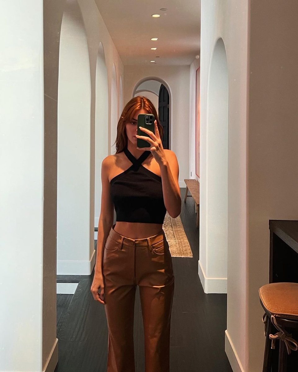 kendallkeek's tweet photo. pacsun: "@kendalljenner in a few of our current favs from @kendallandkylie. โค๏ธโ๐ฅ๐ซ tap the link in bio to shop her looks online now! #inmypac" https://t.co/arwUl2ltQ1
