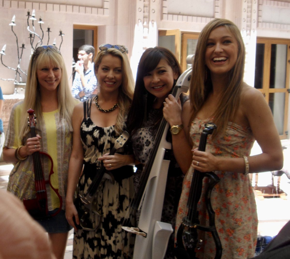 alexanndrak's tweet photo. Blast from the past! 10 years ago. Zacatecas, México #bondquartet @BONDQUARTET https://t.co/vNbl405OTz