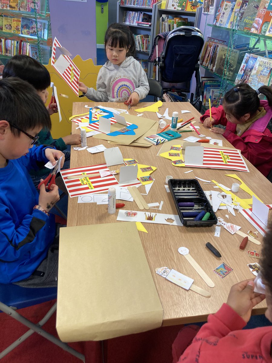 BromLibraries's tweet photo. Day 4 of the Children’s Team Jubilee Puppet Show Tour: #OrpingtonLibrary & #PettsWoodLibrary. Lots of fun was had & some excellent puppet theatre crafts were made! @LBofBromley @Better_UK @Orpington1st https://t.co/SdXzipTz3S