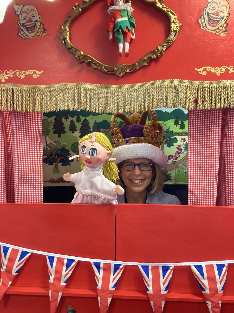 BromLibraries's tweet photo. Day 4 of the Children’s Team Jubilee Puppet Show Tour: #OrpingtonLibrary & #PettsWoodLibrary. Lots of fun was had & some excellent puppet theatre crafts were made! @LBofBromley @Better_UK @Orpington1st https://t.co/SdXzipTz3S