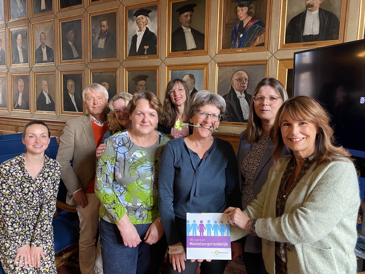 NancyBekkering's tweet photo. Vandaag was de uitreiking mantelzorgvriendelijke werkgever bij de RUG. Fijn dat ik deel mocht nemen in de werkgroep.
Er is nog wel veel winst te behalen.
Heel fijn ook dat mantelzorgers van de RUG mij als mantelzorgmakelaar mogen consulteren.
#werkenmantelzorg
#mantelzorg https://t.co/Y2hynu00xn