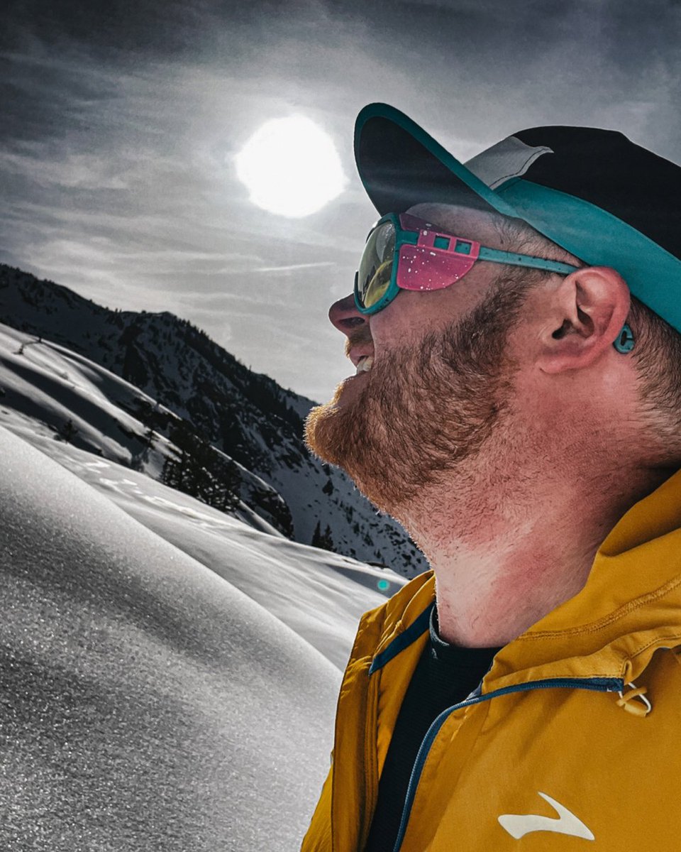 JeffreyBinney's tweet photo. Felt cute…might delete later… 🤣 
#bodypositive #curvy #curvyfashion #curvygirl #effyourbeautystandards #hike #hiking #plussizefashion #plussizestyle #run #runhappy #runners #runnersofinstagram #running #runningcommunity #runninggirl #runningmotivation #trailrunning https://t.co/d49eiyiOCn