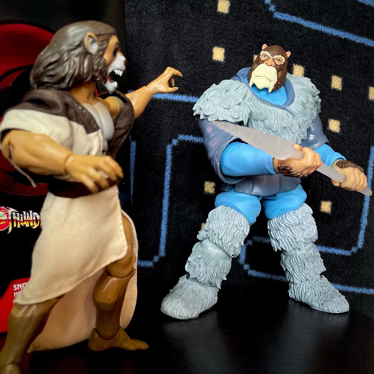 StryderWolfe's tweet photo. Bonus Snowman and Pumm-Ra pics (with Battlecat standing in for the hopefully yet-to-come Snowmeow! Please @super7store!! ๐๐ป)
#ThundercatsThursday
#Thundercats #toys #Snowman #HookMountain #super7 #super7ultimates #80scartoons @BigBadToyStore https://t.co/jllSSuNVVK