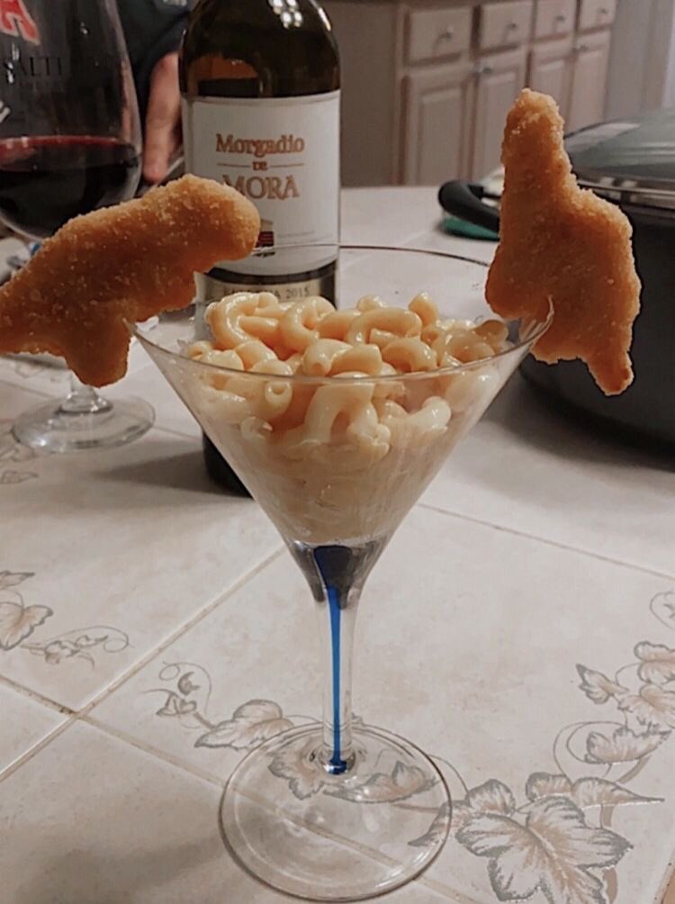YELENAISHERE's tweet photo. OMG YASSS! MACARONI. https://t.co/JQ5fEyoi3W
