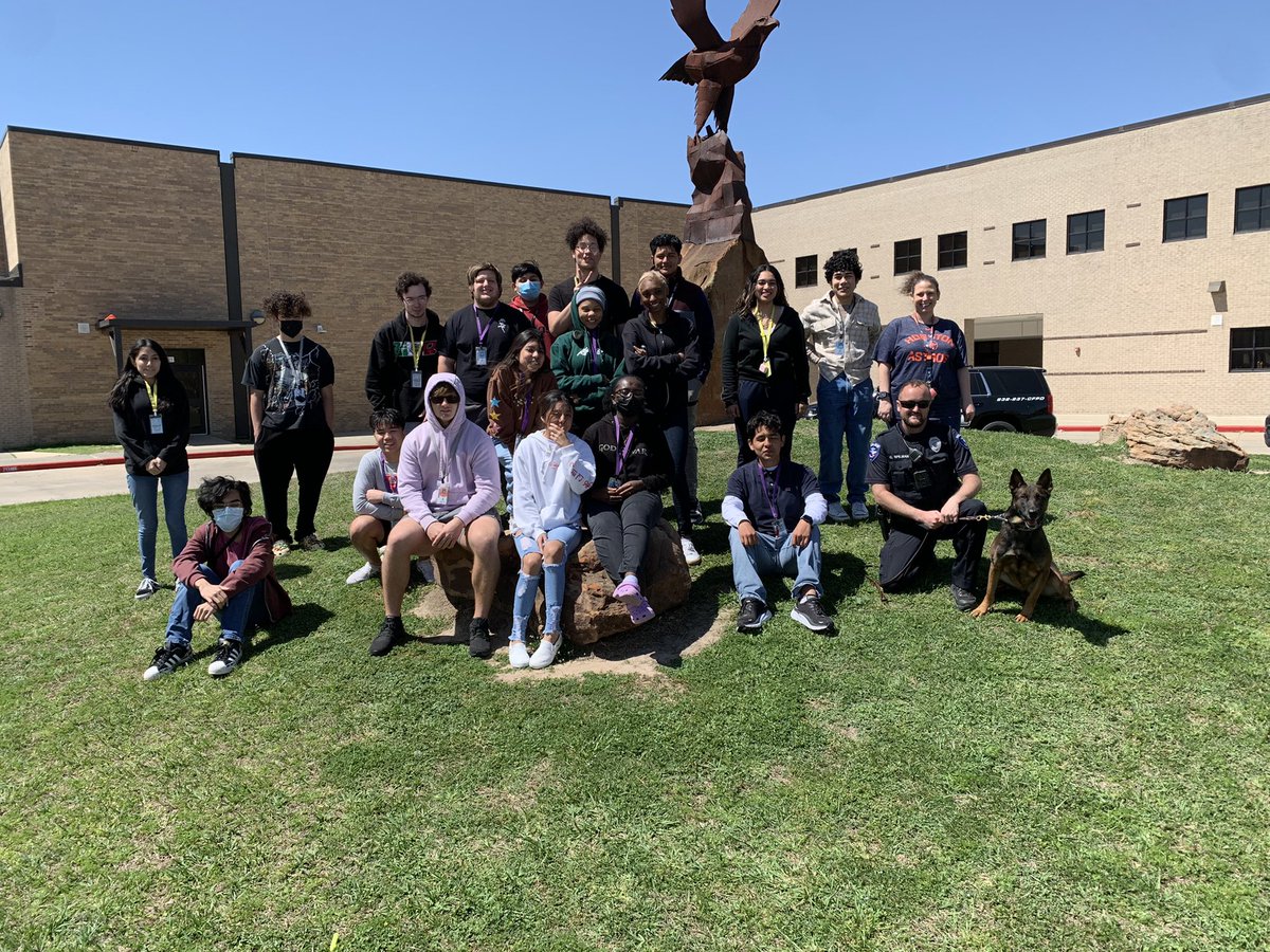 UranLandCWHS's tweet photo. Today my Street Law class got to see Diego in action and had the opportunity to ask all the questions they wanted about Drug Dogs to the Officer. It was a great day! @jvhsprincipal @JVSocialStudies https://t.co/6i1t37nD59