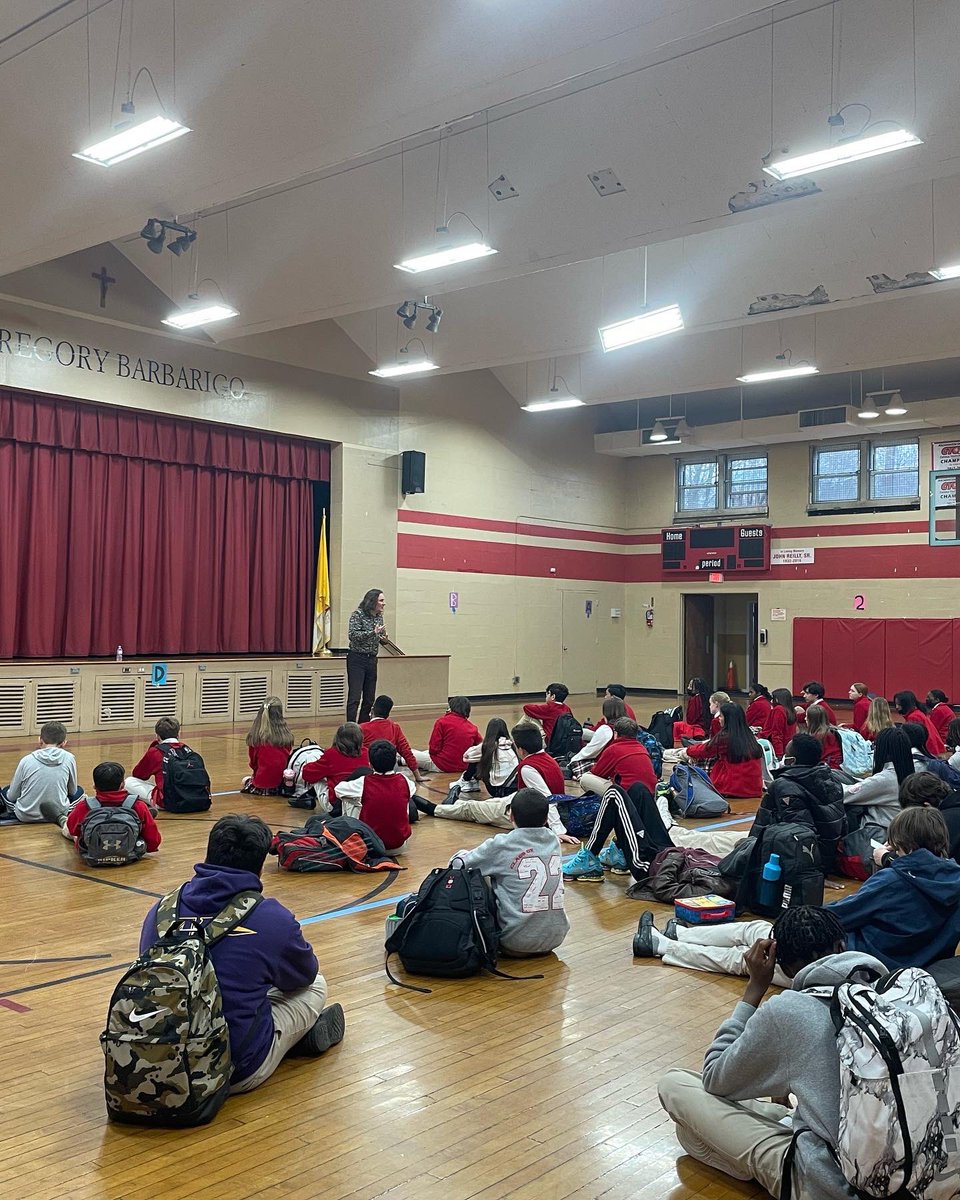 SGBschool's tweet photo. A special thanks @jonathanthestoryteller for coming and sharing wonderful stories with our students today! #storytelling #sgbstrong  #assembly https://t.co/aDDLkIhBp4