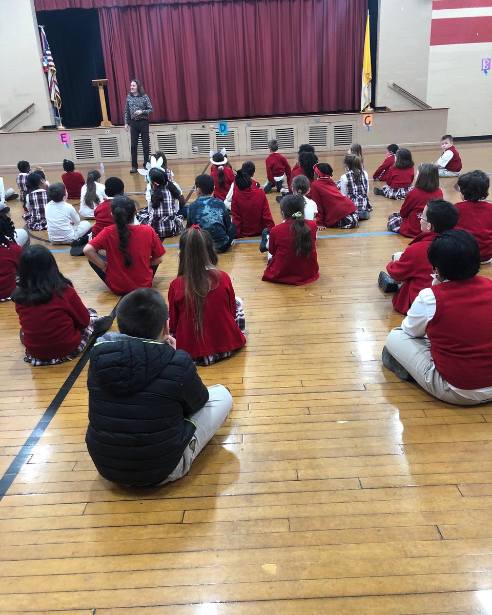 SGBschool's tweet photo. A special thanks @jonathanthestoryteller for coming and sharing wonderful stories with our students today! #storytelling #sgbstrong  #assembly https://t.co/aDDLkIhBp4