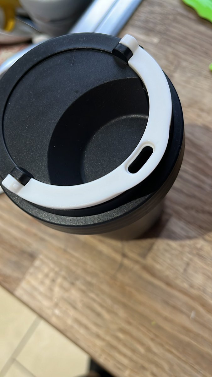 Complic8dSugar's tweet photo. @huskihome hey guys. Super pleased with our two rice husk coffee cups, but after the 2yr old played with it the leakproof tab has gone missing from one. Hoping she hasn’t eaten it…! Can we buy a replacement anywhere? https://t.co/3yKKRbzWvA