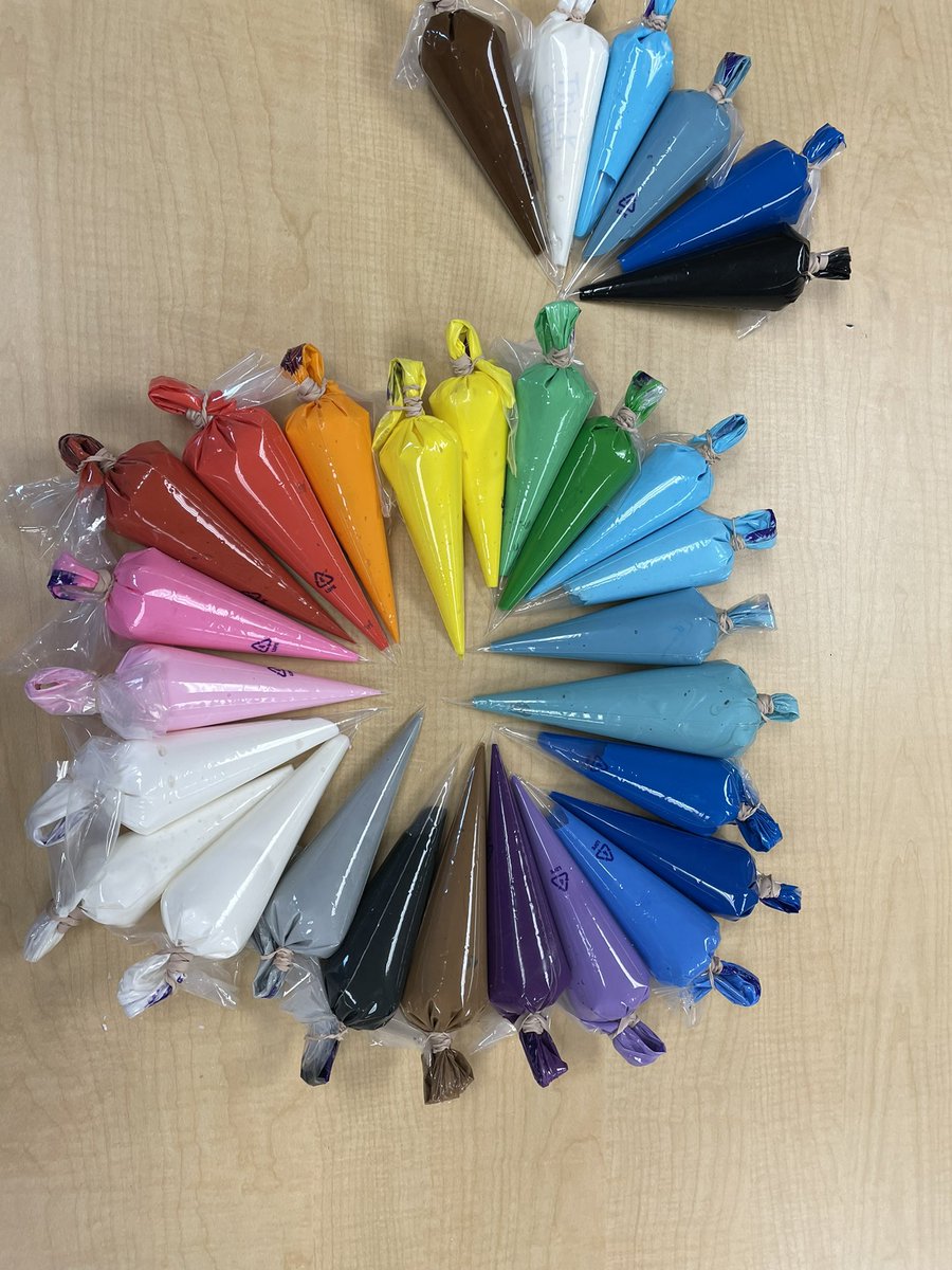 Art show this Sunday 12-4.  See amazing work by our ultra talented Berlin art, industrial tech, and family and consumer science students. Decorate some cookies too. #berlinstudentshavetalent #cookiedecorating #3140bsr #clawsup <a href="/sbutlerart/">S. Butler</a> <a href="/Todd_spinner/">OlentangyBerlinBears</a>