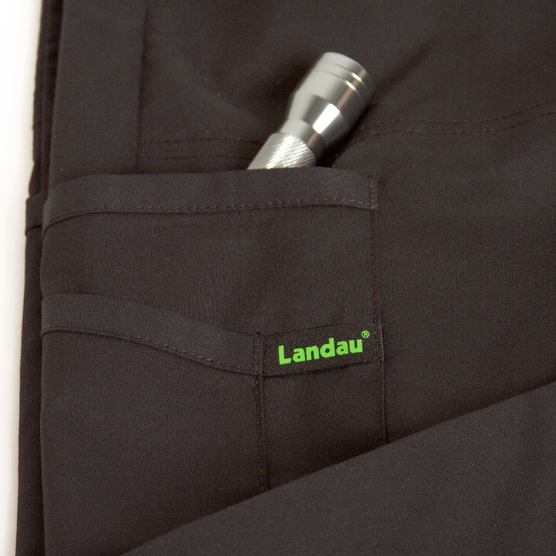 LandauUniforms's tweet photo. #Pockets included ☑️  Our ProFlex #scrubs are designed with #healthcare professionals in mind, ensuring all features, including pockets, are functional and allow wearers to do what they love - care for others. 

Shop ProFlex on our website ➡️ https://t.co/aDiihpDW0V https://t.co/QJJrFekVr4