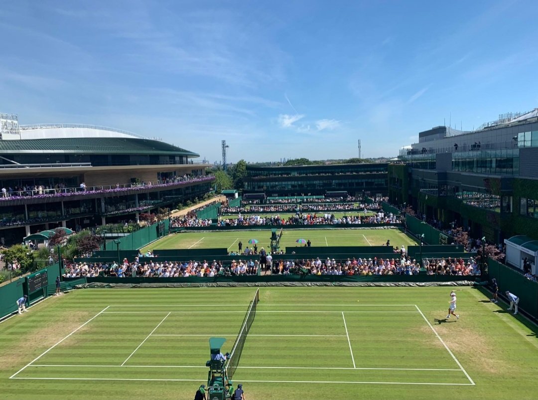 ClinicaTenis's tweet photo. El Deporte es nuestra pasión. Y siempre insistiremos en la práctica deportiva como fuente de salud.

🎾 Recuerda que puedes practicar tenis a cualquier edad. Solo tienes que adecuarlo a tus condiciones físicas para disfrutar en la pista.

#DiaMundialDelDeporte https://t.co/URTi83QdjB
