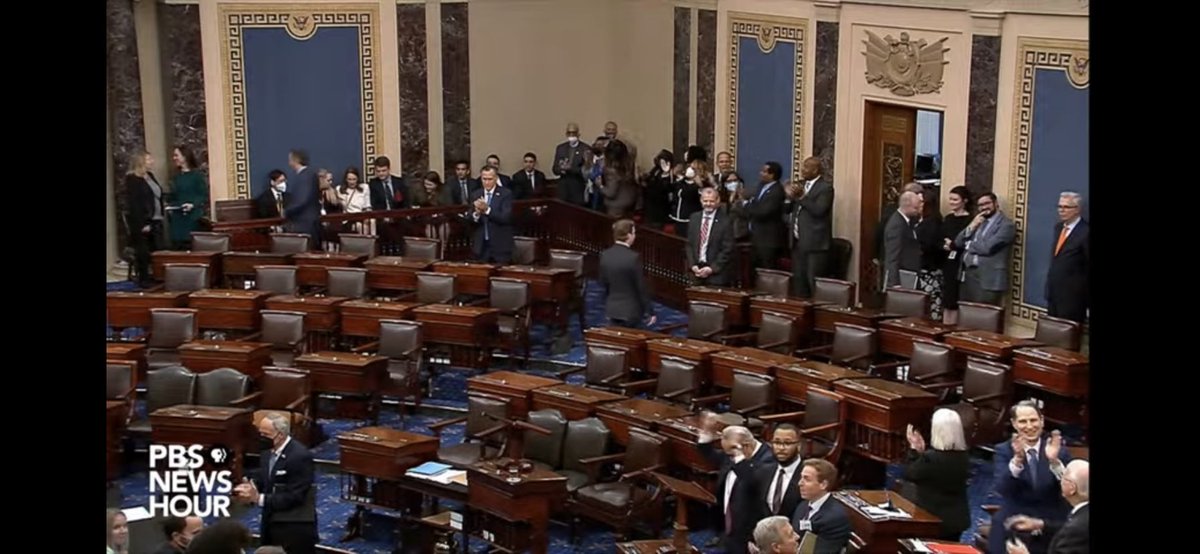 QuiwanakiR's tweet photo. This is the dichotomy of the U.S Senate, wow https://t.co/3Tud55en8X