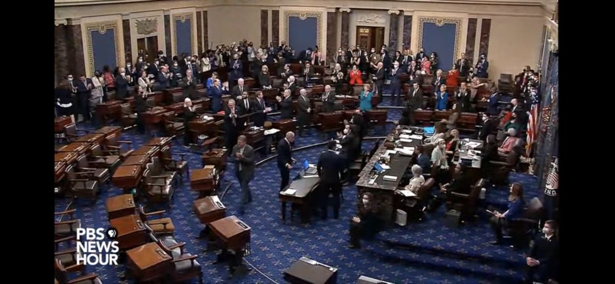 QuiwanakiR's tweet photo. This is the dichotomy of the U.S Senate, wow https://t.co/3Tud55en8X