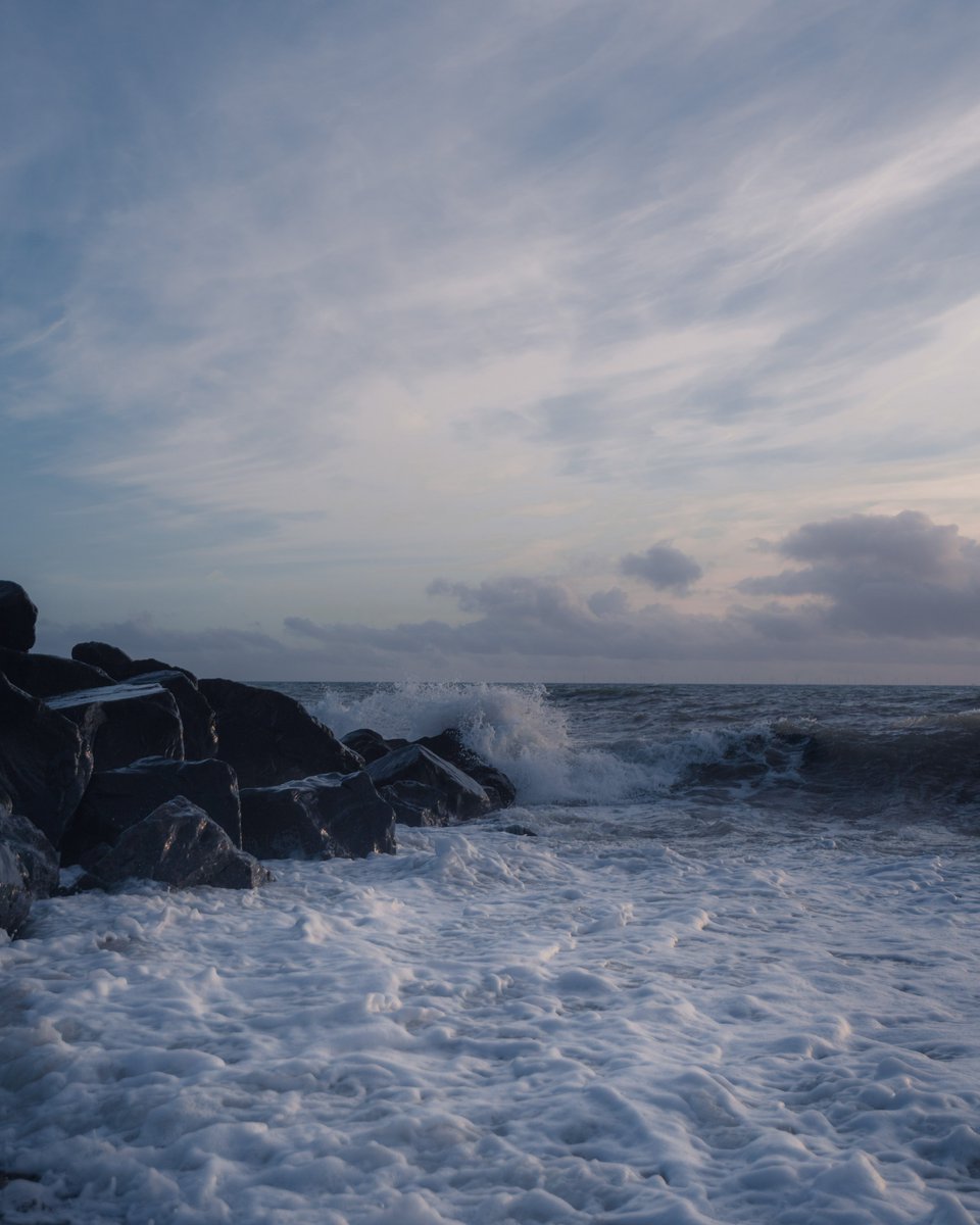tbxnt_'s tweet photo. 🌊 soft crashes 🌊 https://t.co/buZBMIiKX9