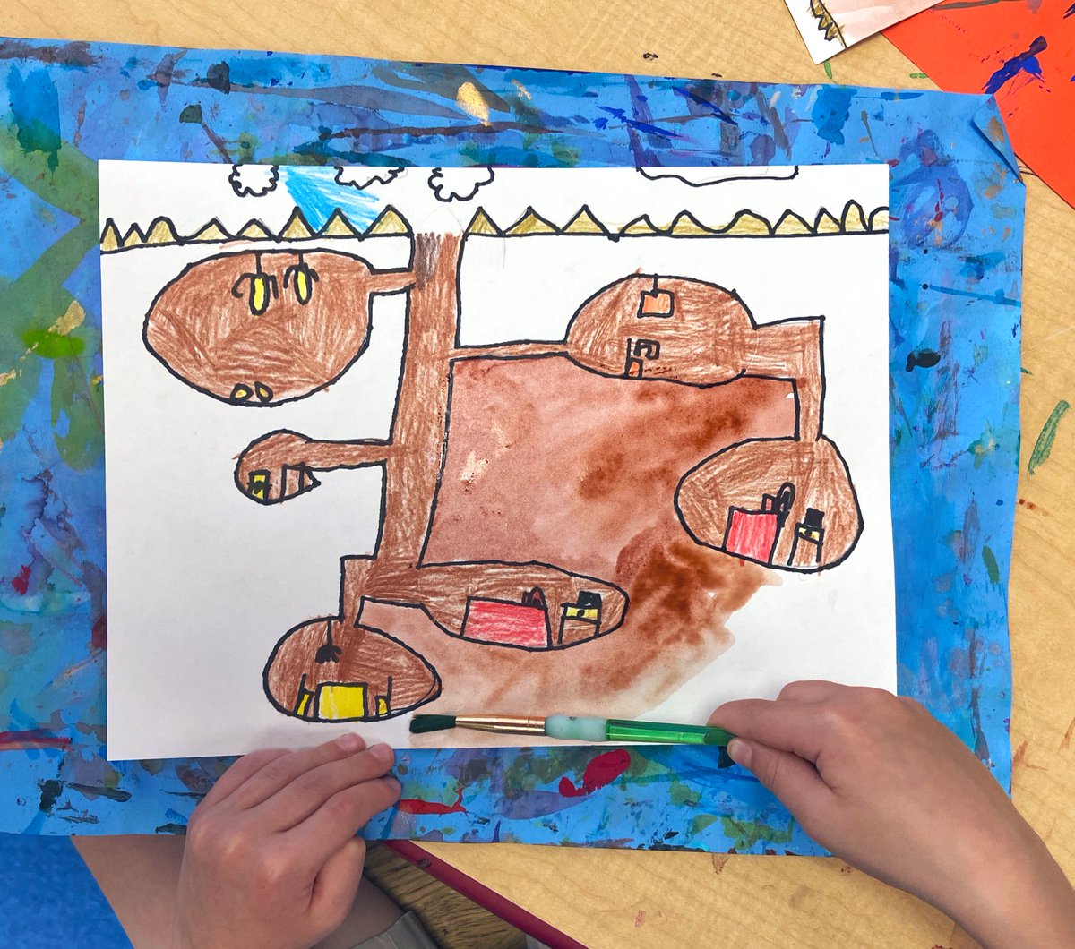 MakeSomeArt's tweet image. Kindergarten students are coloring and painting their underground burrows. Inspired by the earthworm unit they are studying in Science! #TrinityLearns