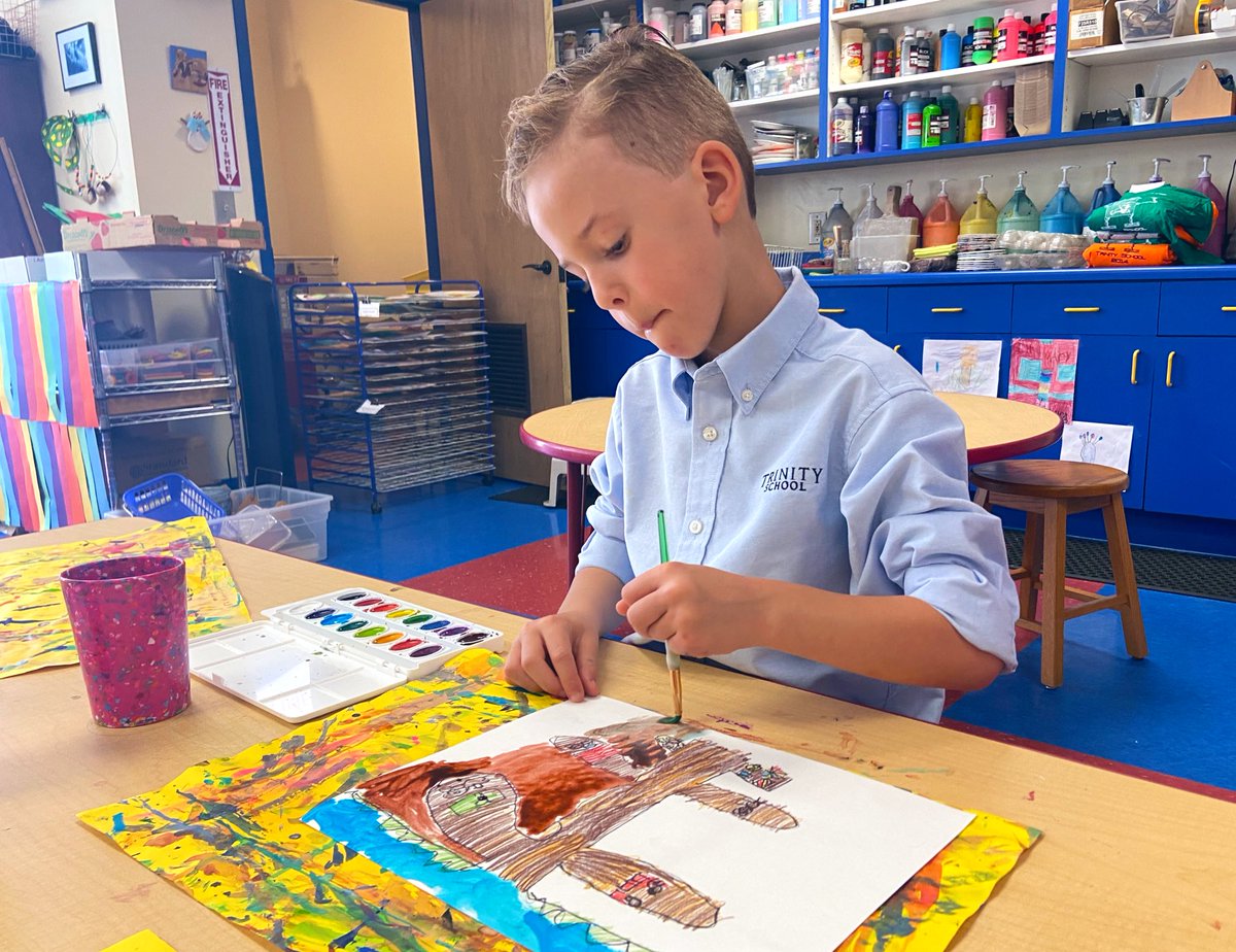 MakeSomeArt's tweet image. Kindergarten students are coloring and painting their underground burrows. Inspired by the earthworm unit they are studying in Science! #TrinityLearns
