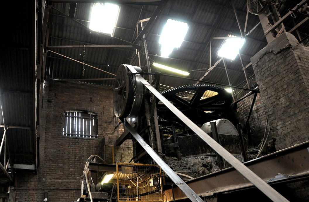 Living history. Northcot Brick’s #clay processing machinery - over 100 years old .... and still working well! 😊 traditional #brickmaking #ThrowbackThursday 

<a href="/BrickwrksMuseum/">The Brickworks Museum</a> <a href="/BricksUK/">Brick Development UK</a> <a href="/Guild_MasterC/">The Guild of Master Craftsmen</a>  <a href="/ConsHeritage/">Cons and Her</a> <a href="/HistoricEngland/">Historic England</a> @SPAB1877 @BCD_UK <a href="/ceramfed/">British Ceramic Confederation</a> #bricks #heritage